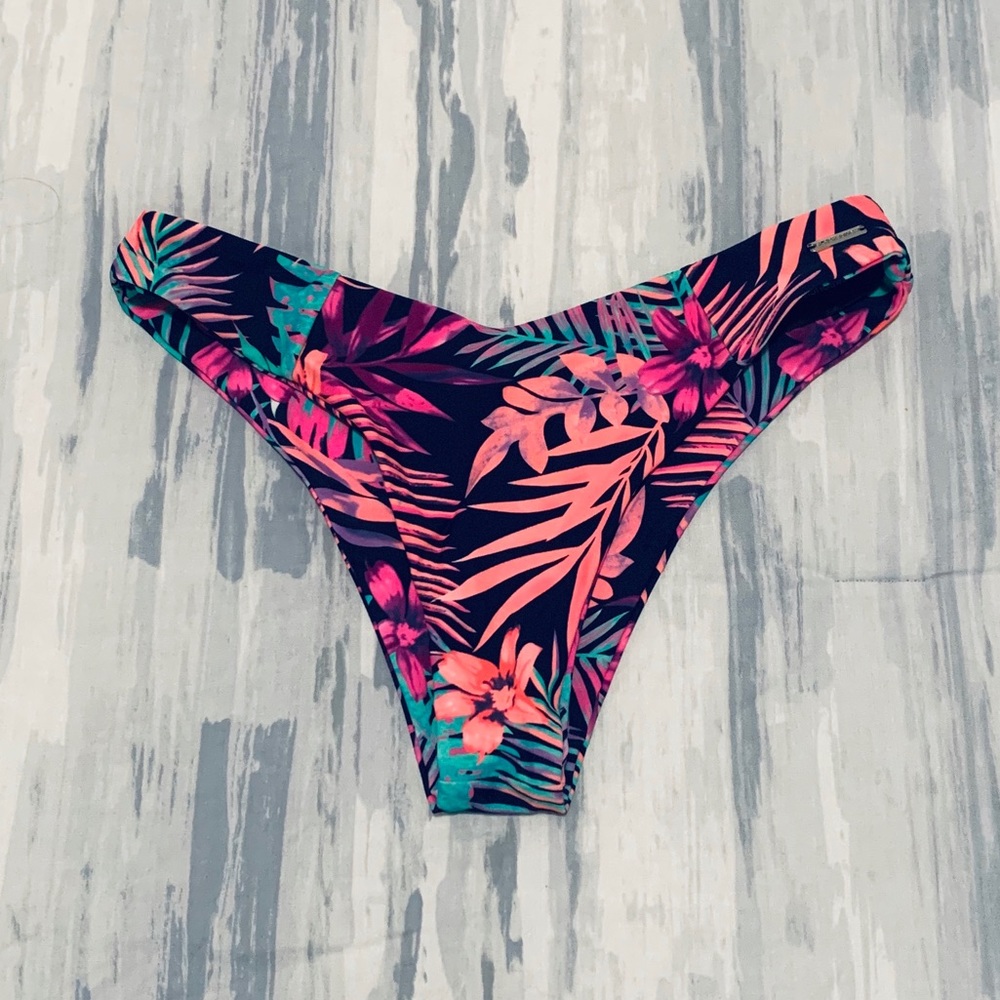 Blackbough swim Maui bottoms